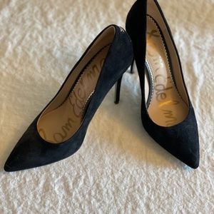 Sam Edelman Hazel Black Suede Pointed Toe Heel size 8